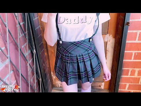 ❤️ Schoolgirl Sucks a dick gu domhainn agus fucks an àite clasaichean. ❌  Porn dachaigh  aig porn gd.pornado-co.ru