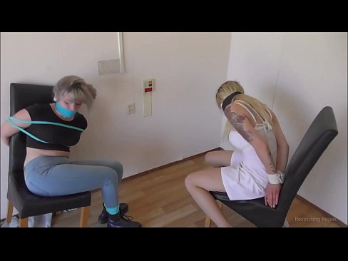 ❤️ Tràilleach / ceangailte agus gagged / nighean ann an àmhghar ❌  Porn dachaigh  aig porn gd.pornado-co.ru